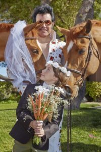 With this carrot I thee wed! A symbolic horse wedding in Las Vegas at the most romantic time of the year marks two months to the prestigious Longines FEI World Cup™ Jumping and Reem Acra FEI World Cup™ Dressage Finals in the entertainment capital of the world. (Liz Gregg/FEI).