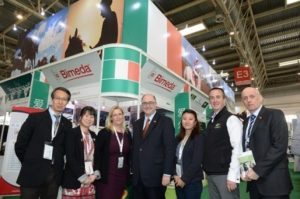 Pictured (centre) at the China Horse Fair - His Excellency Paul Kavanagh, Irish Ambassador to China and Elaine Hatton, Horse Sport Ireland's Director of International Marketing